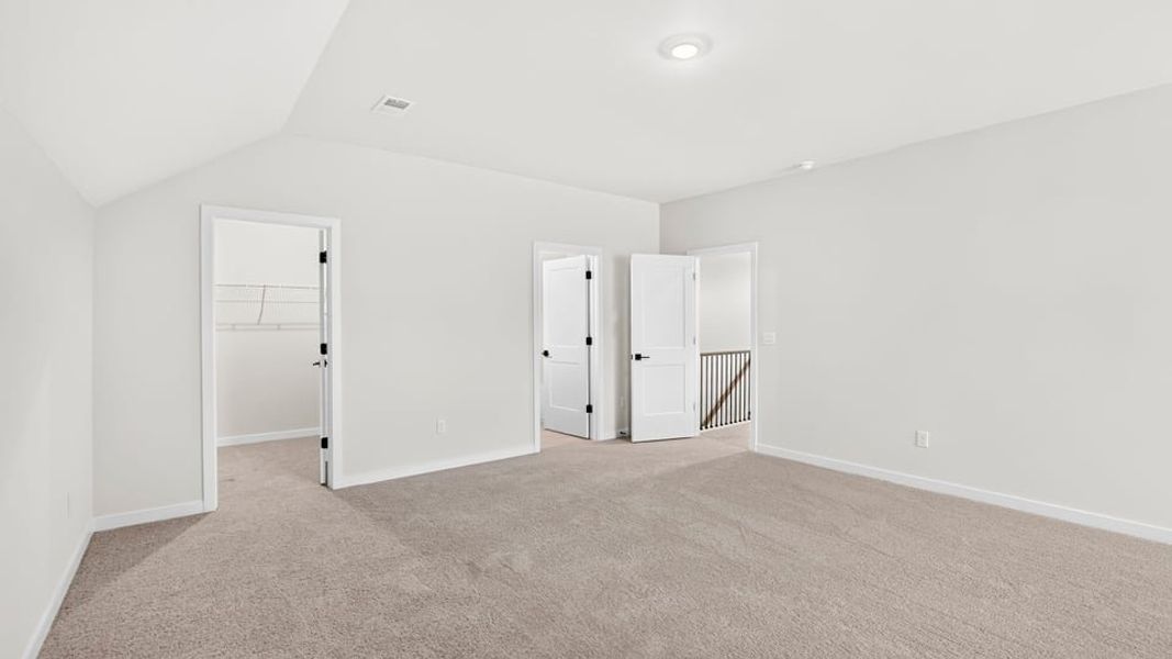Spacious, unfurnished interior of a new home in Campbell Ridge, Piedmont (Image 34).