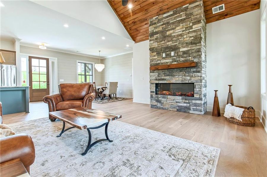 Image 98 of a home in .