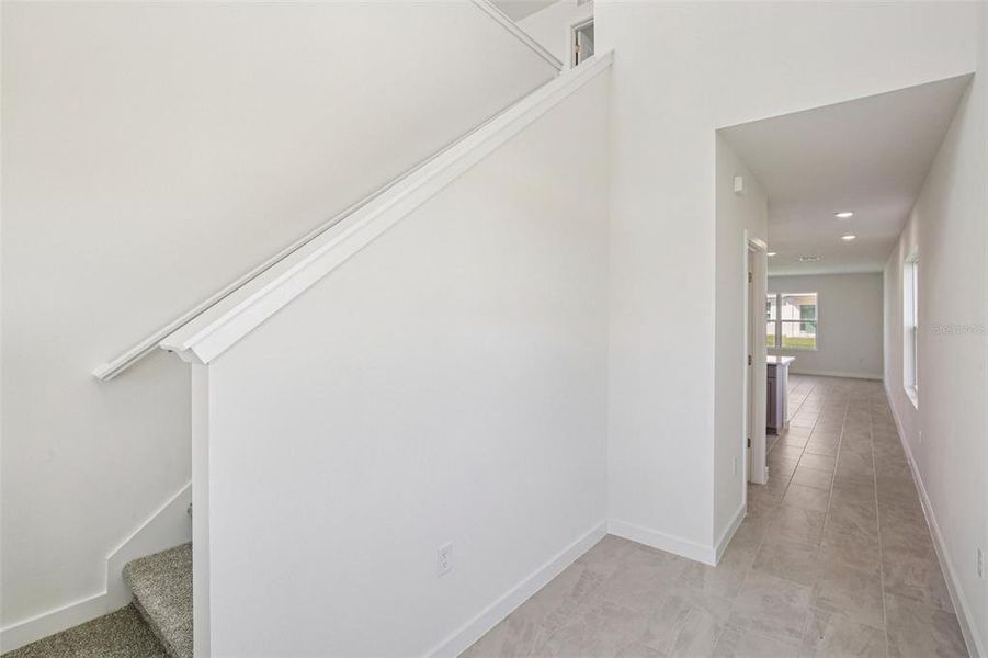 Spacious, unfurnished interior of a new home in Willowbrook North, Winter Haven (Image 16).