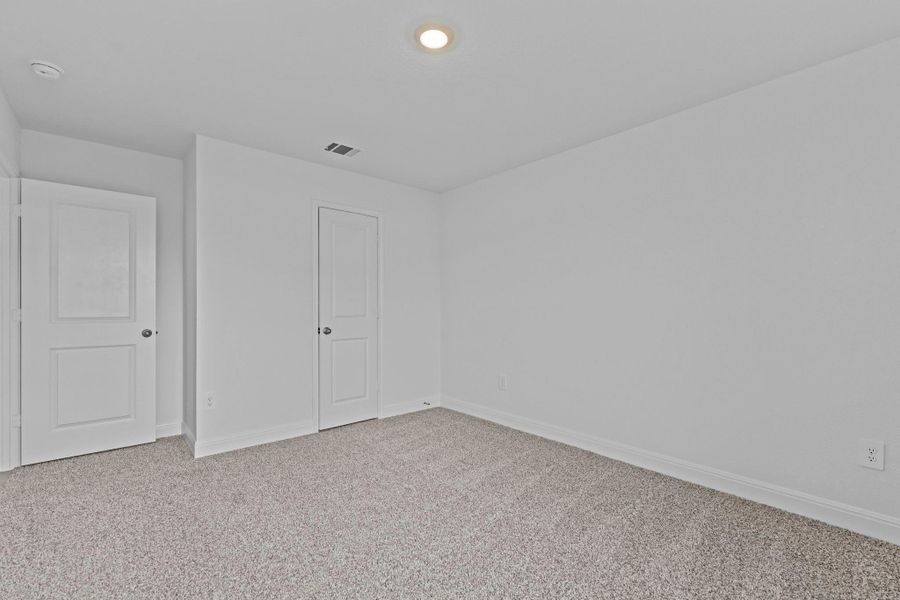 Spacious, unfurnished interior of a new home in Riverview, Georgetown (Image 17).