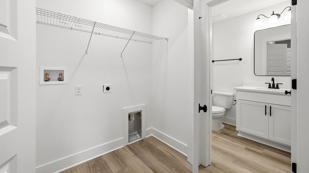 Spacious, unfurnished interior of a new home in Palm Street Townhomes, Destin (Image 21).