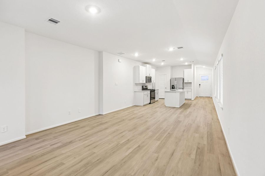 Spacious, unfurnished interior of a new home in Riviera Pines - Traditional Series, Conroe (Image 22).