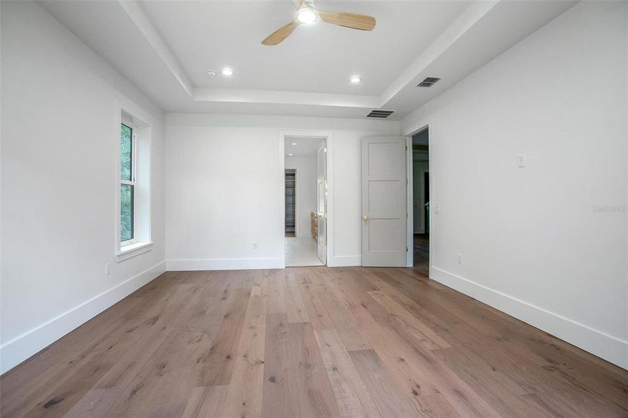 Spacious, unfurnished interior of a new home in , Deland (Image 38).
