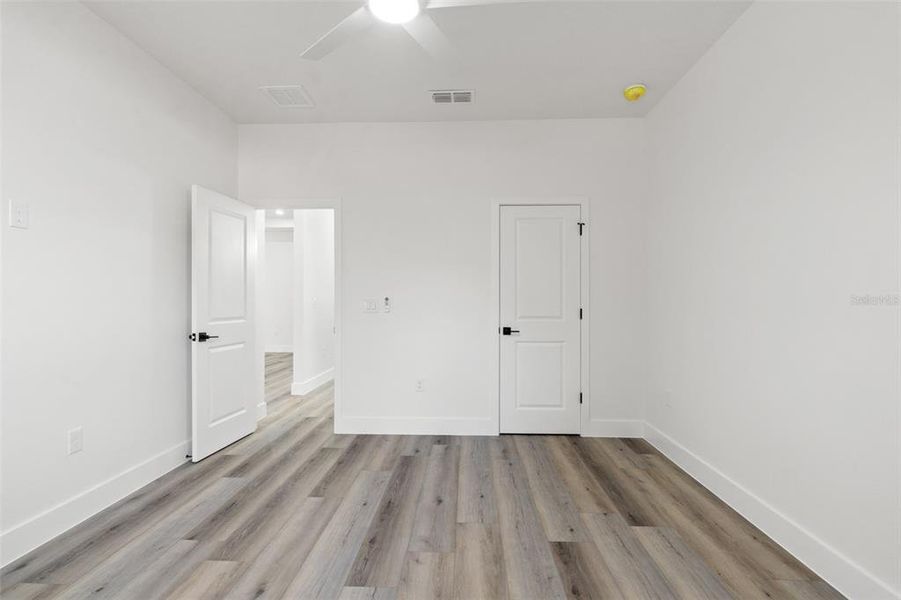 Spacious, unfurnished interior of a new home in , Spring Hill (Image 32).