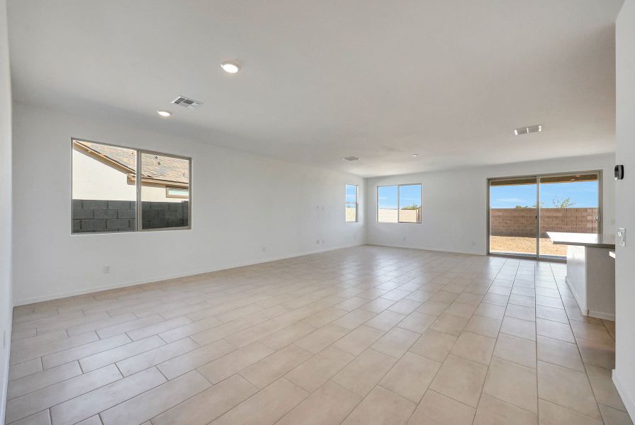 Spacious, unfurnished interior of a new home in Tierra Vistoso, Surprise (Image 10).