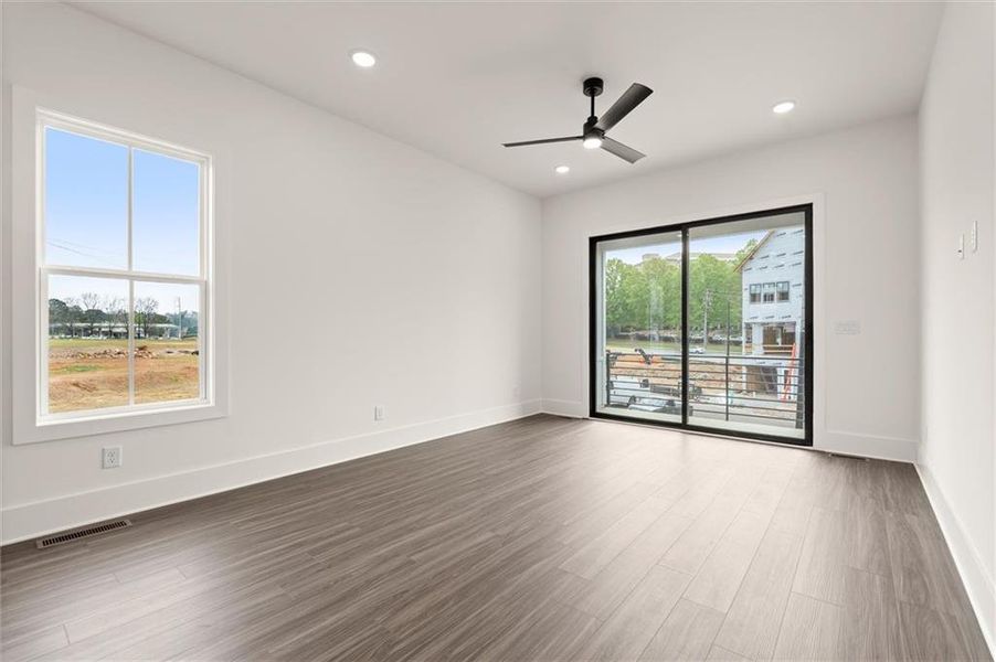 Spacious, unfurnished interior of a new home in , Alpharetta (Image 26).