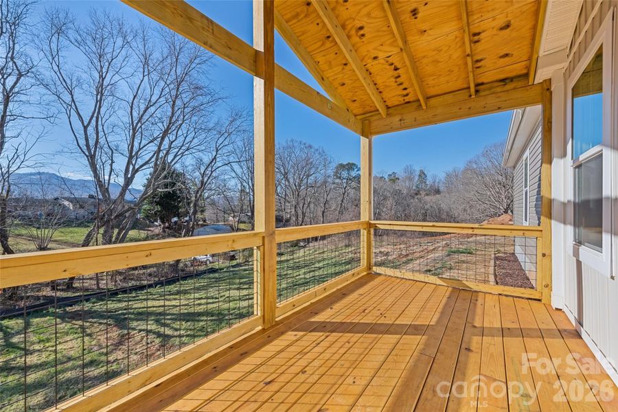 Exterior details and patio area of a home in , Clyde (Image 18).