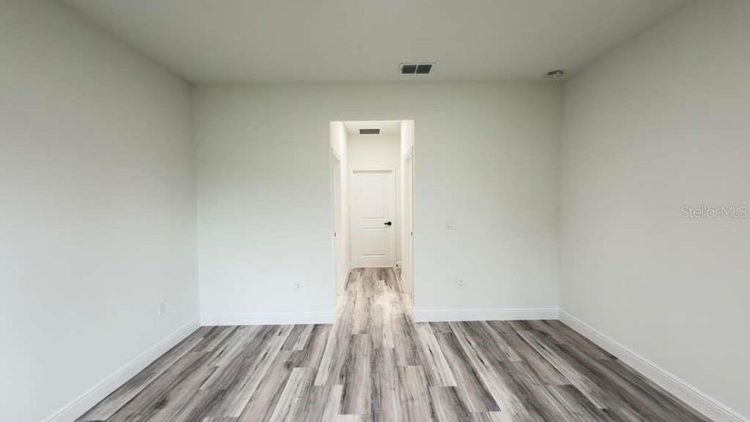 Spacious, unfurnished interior of a new home in , Ocala (Image 17).