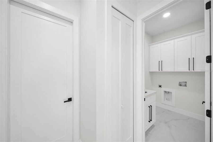 Spacious, unfurnished interior of a new home in , Punta Gorda (Image 37).