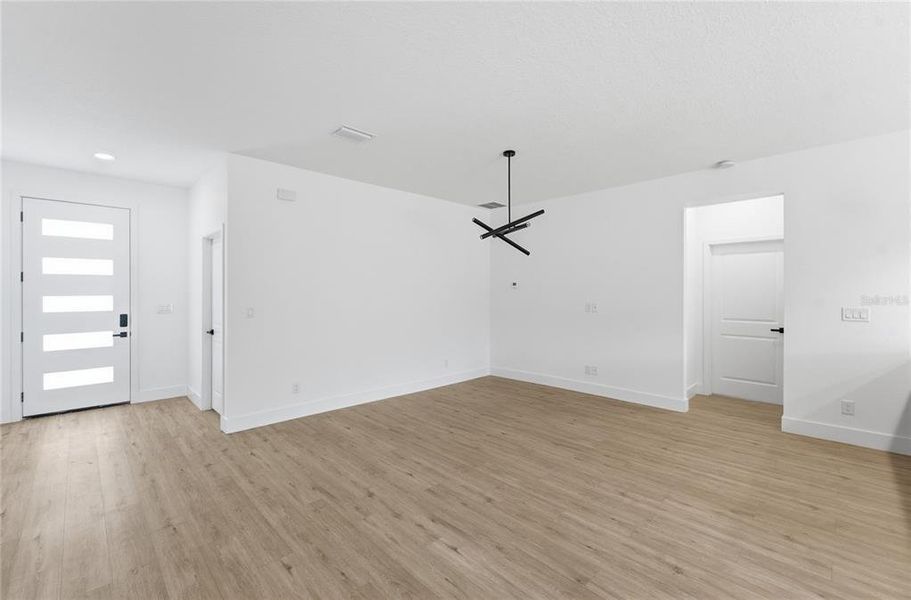 Spacious, unfurnished interior of a new home in , Citrus Springs (Image 21).