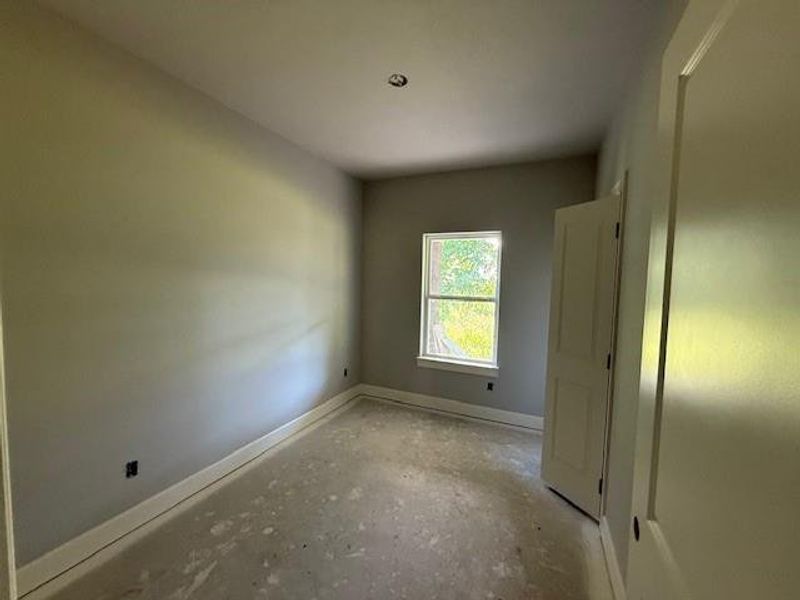 Spacious, unfurnished interior of a new home in , Angleton (Image 14).