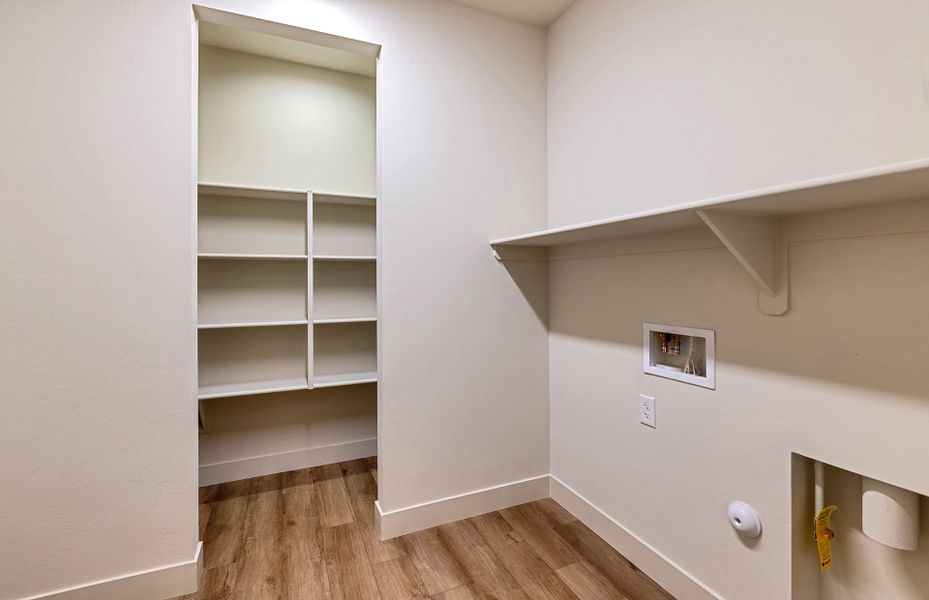 Spacious, unfurnished interior of a new home in Vistoso Canyon Estates, Oro Valley (Image 13).