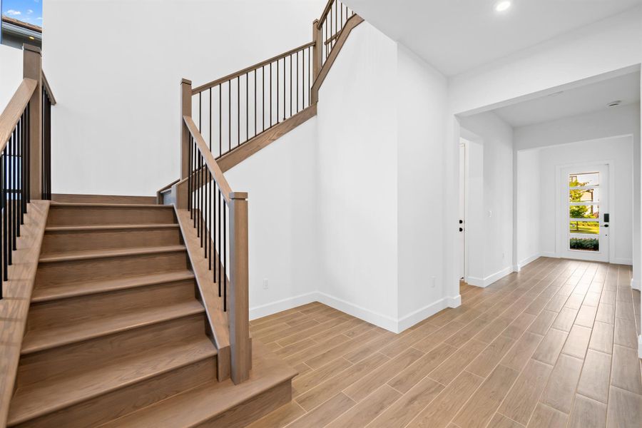 Exterior details and patio area of a home in Sienna, Pembroke Pines (Image 3).