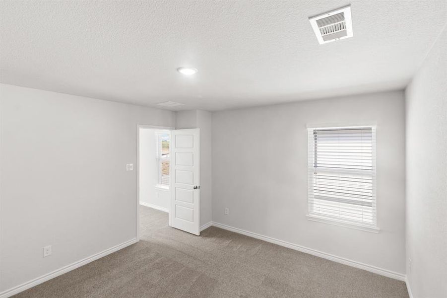 Spacious, unfurnished interior of a new home in Retreat at Fossil Creek, Fort Worth (Image 13).
