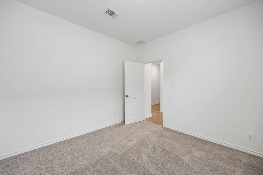 Spacious, unfurnished interior of a new home in Montgomery Bend, Montgomery (Image 27).