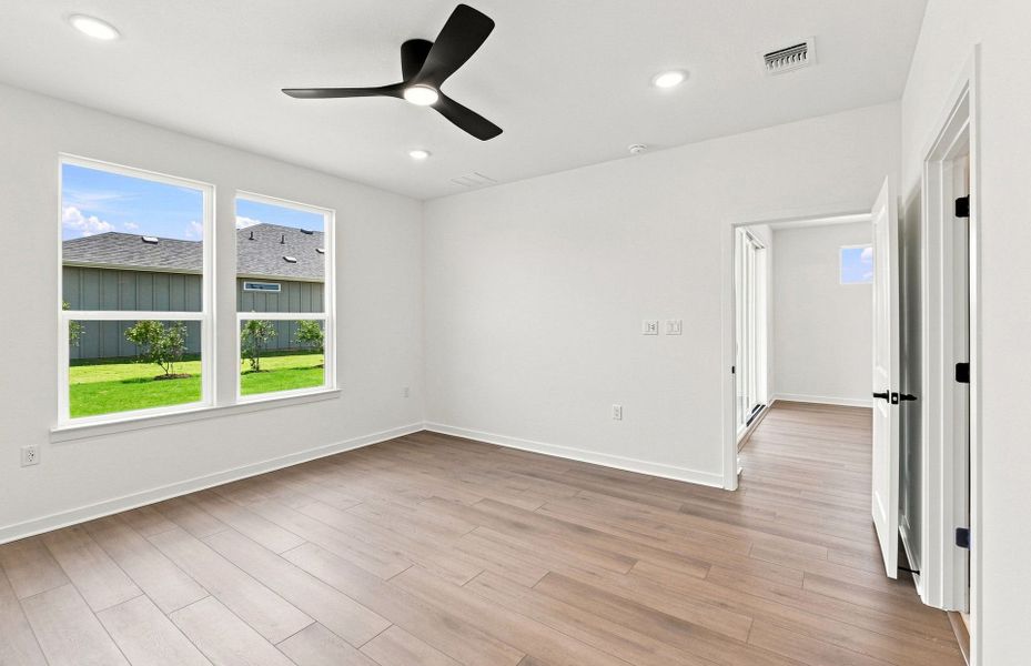 Spacious, unfurnished interior of a new home in Del Webb Austin at Lost Pines, Bastrop (Image 21).
