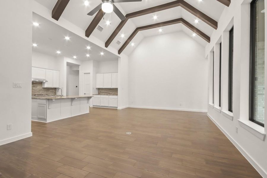 Spacious, unfurnished interior of a new home in COLTON, Todd Mission (Image 10).