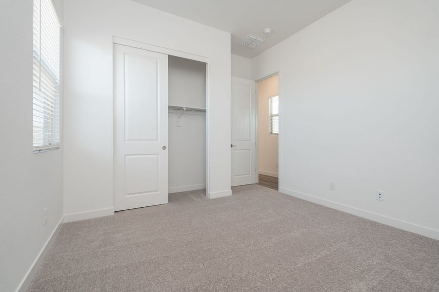 Spacious, unfurnished interior of a new home in Abel Ranch, Goodyear (Image 15).