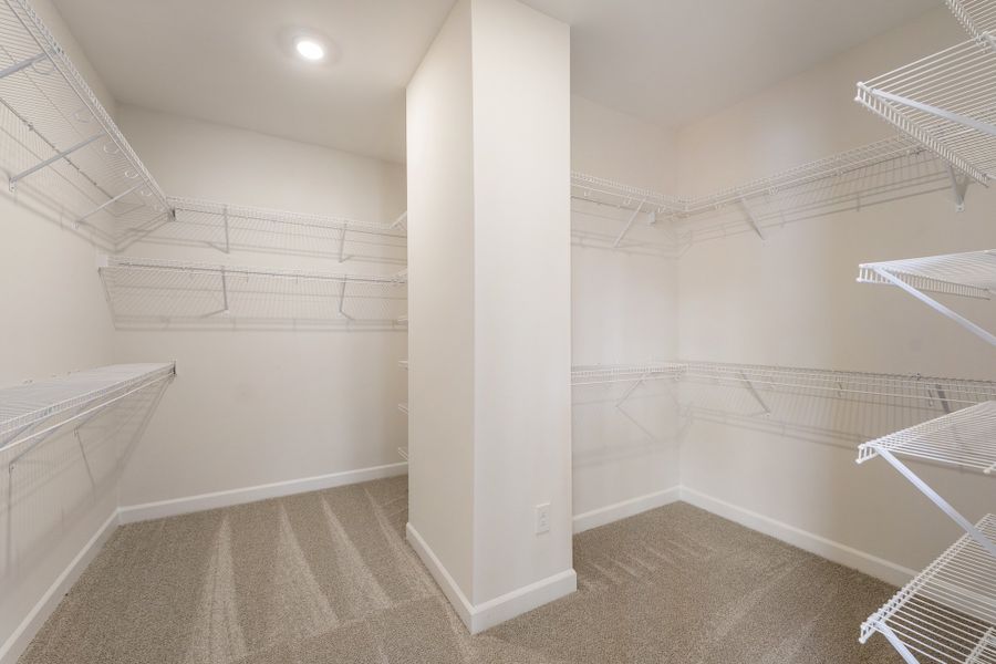 Spacious, unfurnished interior of a new home in Landing at Pine Lake, Anderson (Image 28).