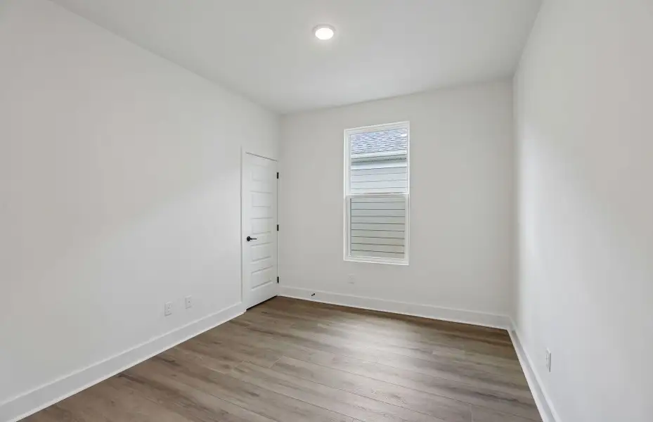 Spacious, unfurnished interior of a new home in Del Webb Barton Village, Lebanon (Image 17).