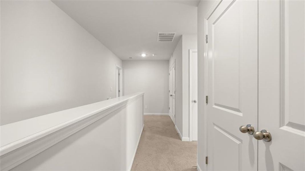 Spacious, unfurnished interior of a new home in , Stockbridge (Image 10).