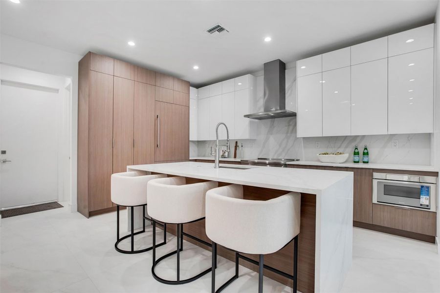 Furnished interior view inside a new home in , Fort Lauderdale (Image 13).