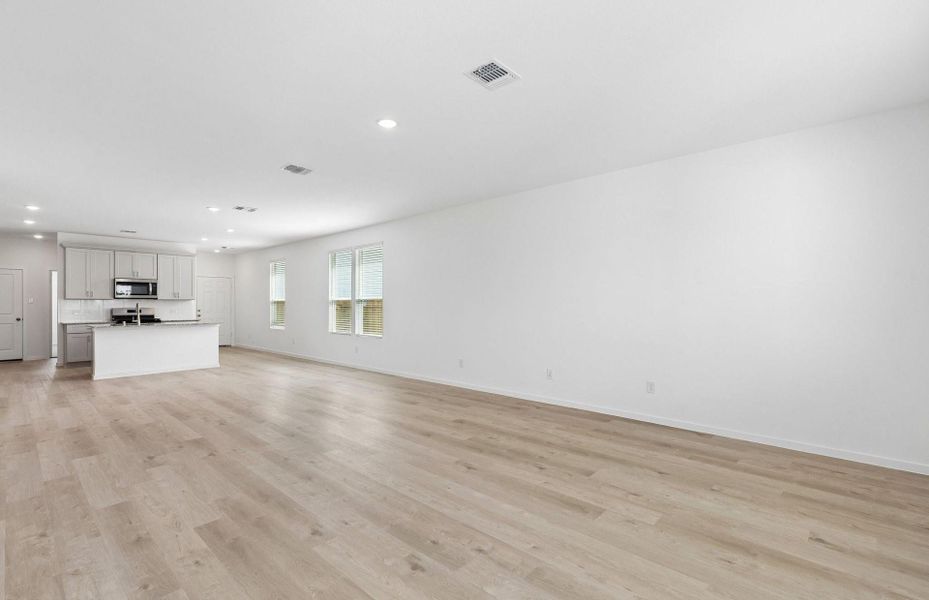 Spacious, unfurnished interior of a new home in Stokesbury, Waller (Image 18).