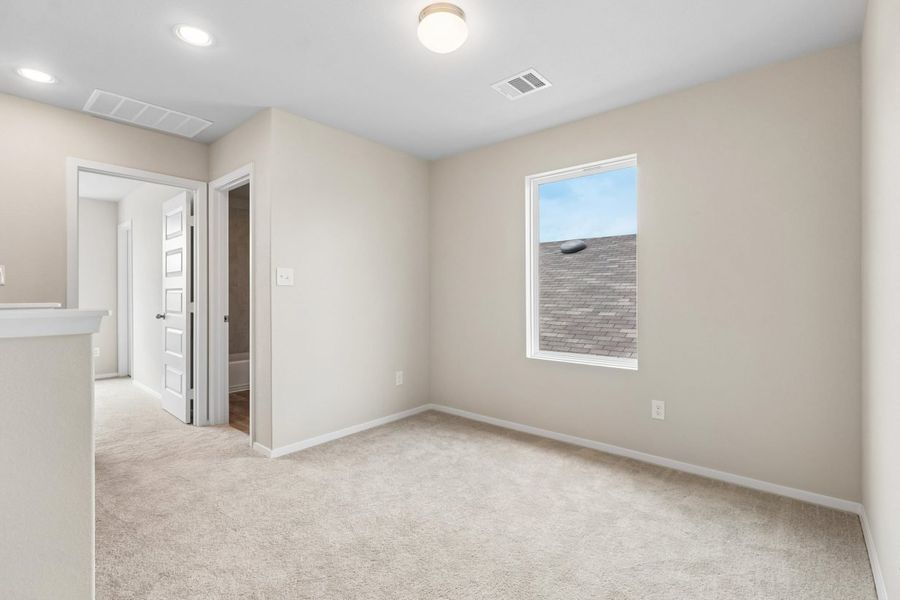 Spacious, unfurnished interior of a new home in Edgebrooke, Pflugerville (Image 16).