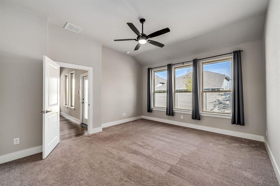 Spacious, unfurnished interior of a new home in , McKinney (Image 29). Spacious, unfurnished interior of a new home in , McKinney (Image 29).