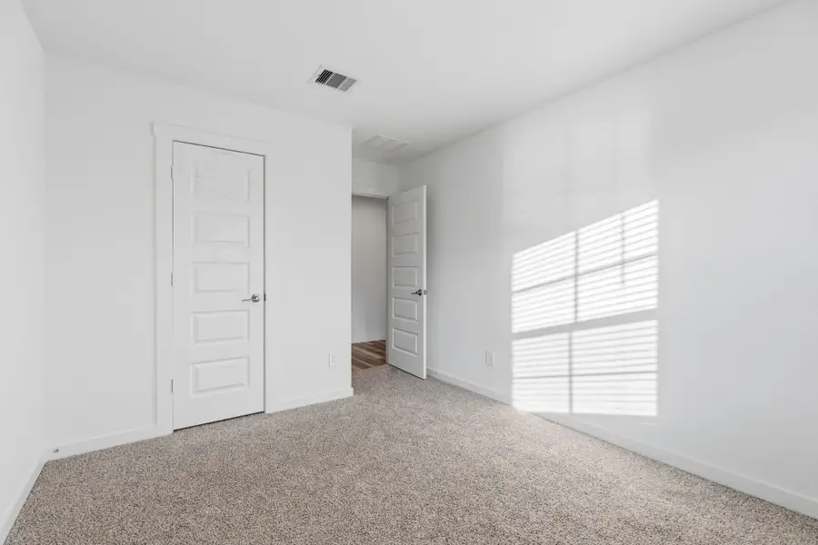 Spacious, unfurnished interior of a new home in , Fulshear (Image 21).