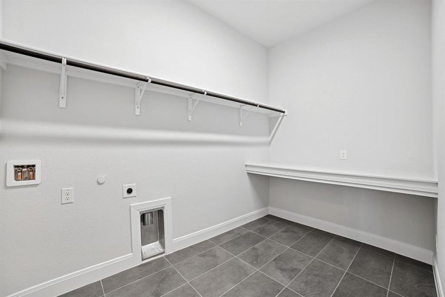 Spacious, unfurnished interior of a new home in Terraces – Classics, Rockwall (Image 25). Spacious, unfurnished interior of a new home in Terraces – Classics, Rockwall (Image 25).