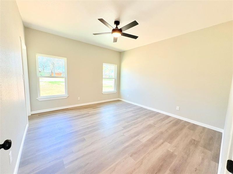 Spacious, unfurnished interior of a new home in , Graham (Image 33).