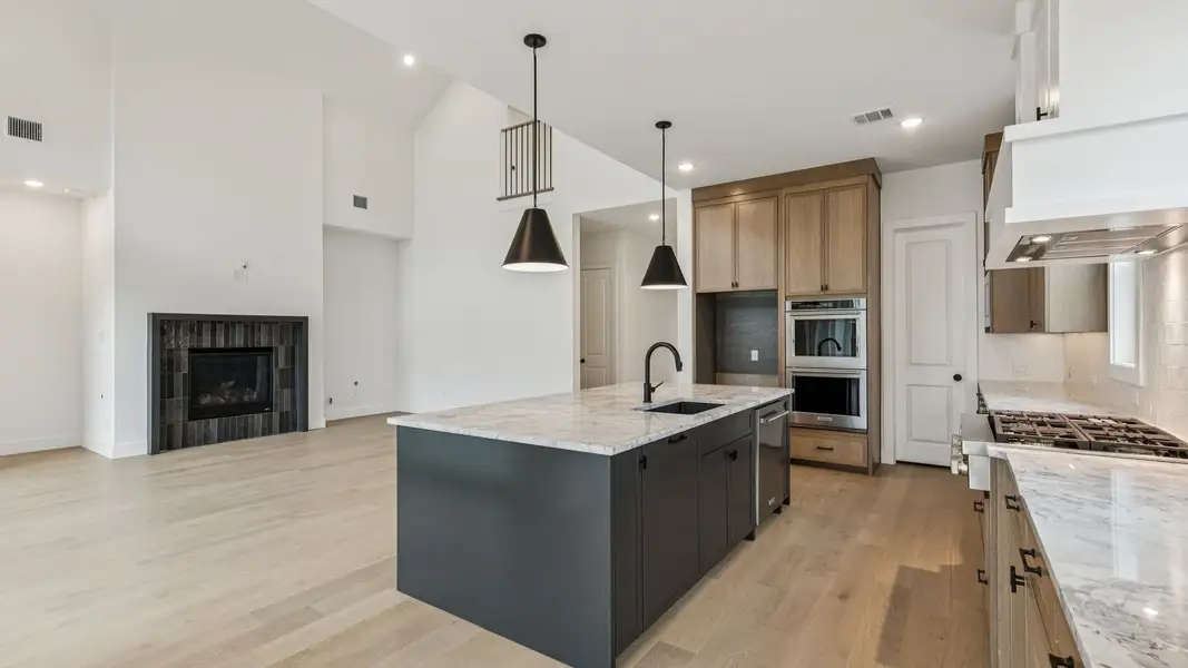 Furnished interior view inside a new home in Eliana, McKinney (Image 7).