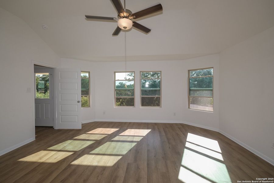 Spacious, unfurnished interior of a new home in Cinco Lakes, San Antonio (Image 22). Spacious, unfurnished interior of a new home in Cinco Lakes, San Antonio (Image 22).