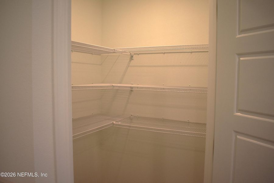 Spacious, unfurnished interior of a new home in Irongate Villas, Jacksonville (Image 20).