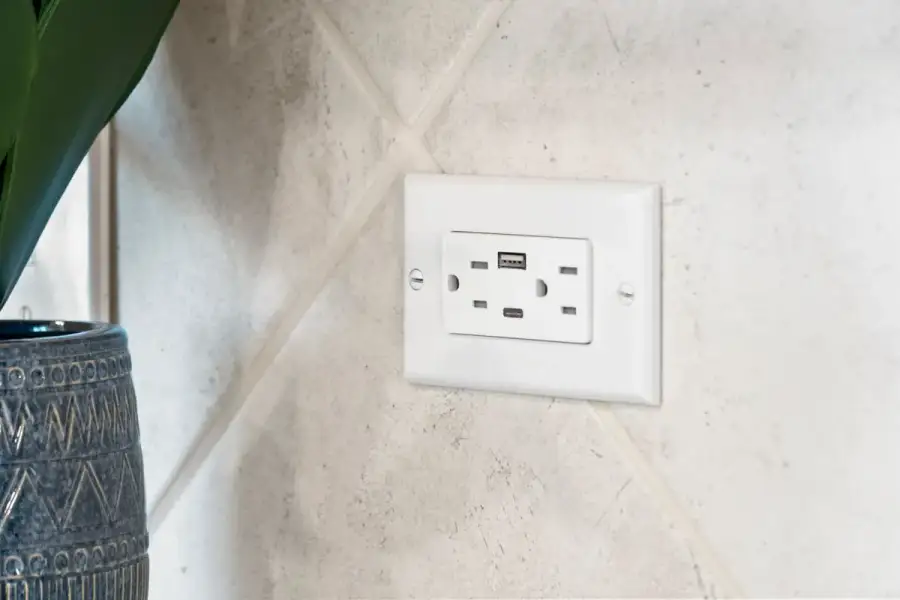 Representative interior finishes for a home built from the 2088 by KB Home in Espino, San Antonio (Image 10).