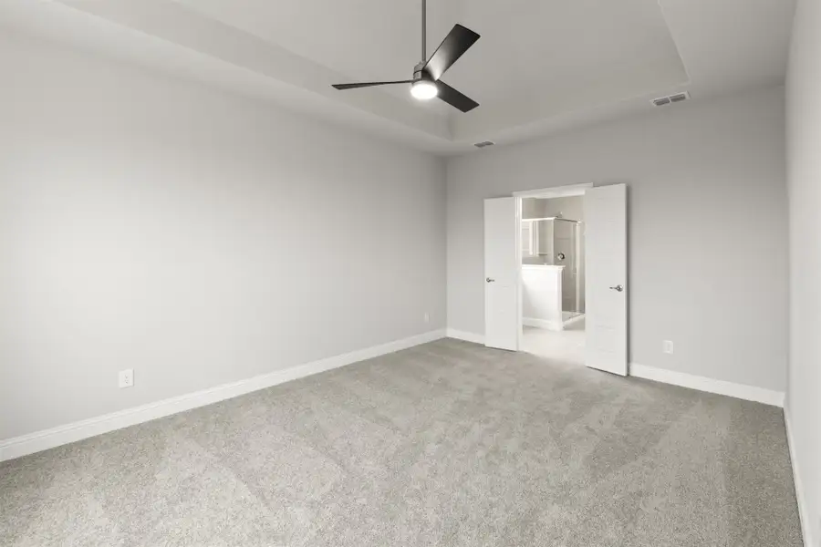 Representative unfurnished interior of a home built from the Fairmont by Pacesetter Homes in Sutton Fields, Celina (Image 16).