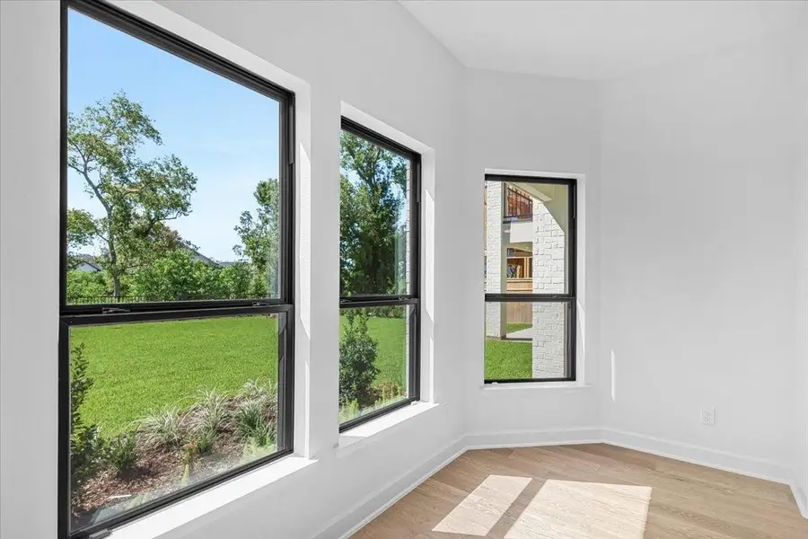 Spacious, unfurnished interior of a new home in , Missouri City (Image 44).