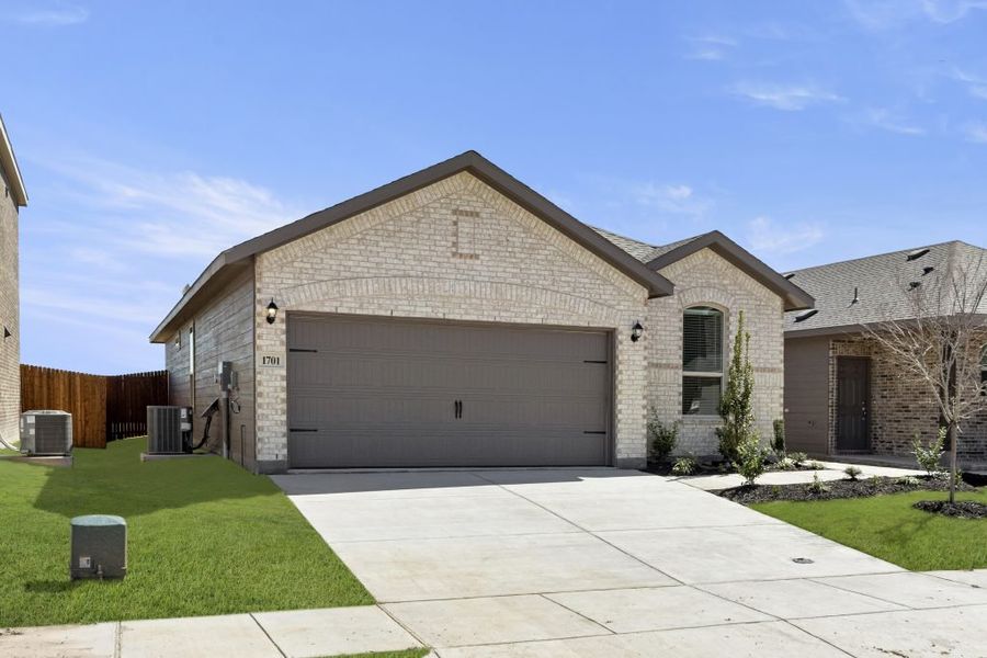 Representative exterior photo of a completed home built from the Birch by Impression Homes in Creekside Ranch, Blue Ridge, TX (Image 2).