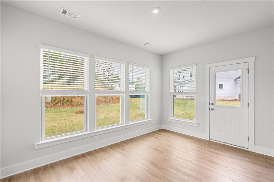 Spacious, unfurnished interior of a new home in Rose Creek, Cumming (Image 35).