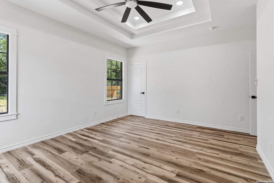 Spacious, unfurnished interior of a new home in , San Antonio (Image 24).