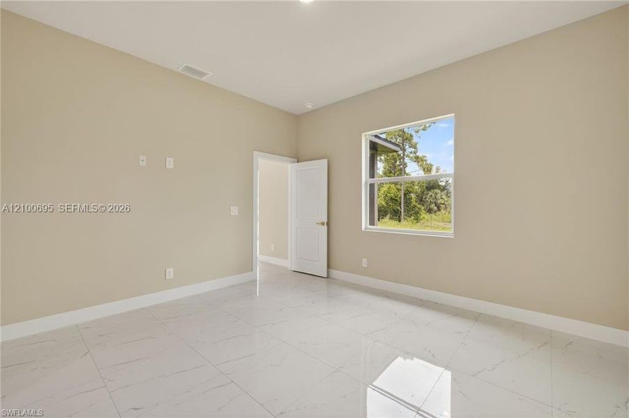 Spacious, unfurnished interior of a new home in , Lehigh Acres (Image 24).