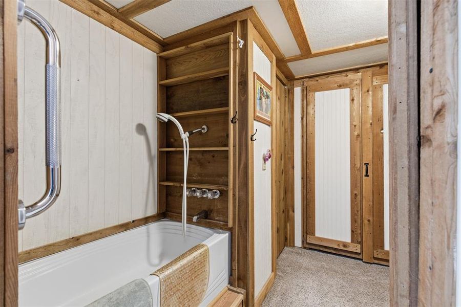 Master Bath with ample storage Master Bath with ample storage