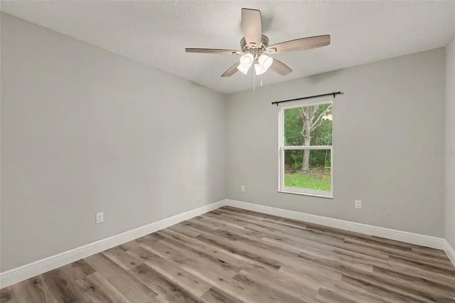 Spacious, unfurnished interior of a new home in , Citrus Springs (Image 13).