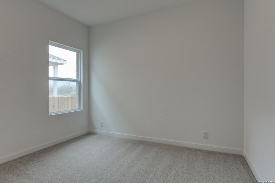 Spacious, unfurnished interior of a new home in Nopal Valley, San Antonio (Image 16).