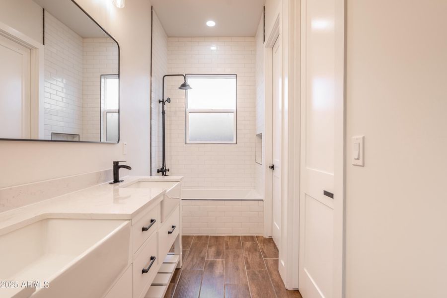 Master Bathroom (1) Master Bathroom (1)