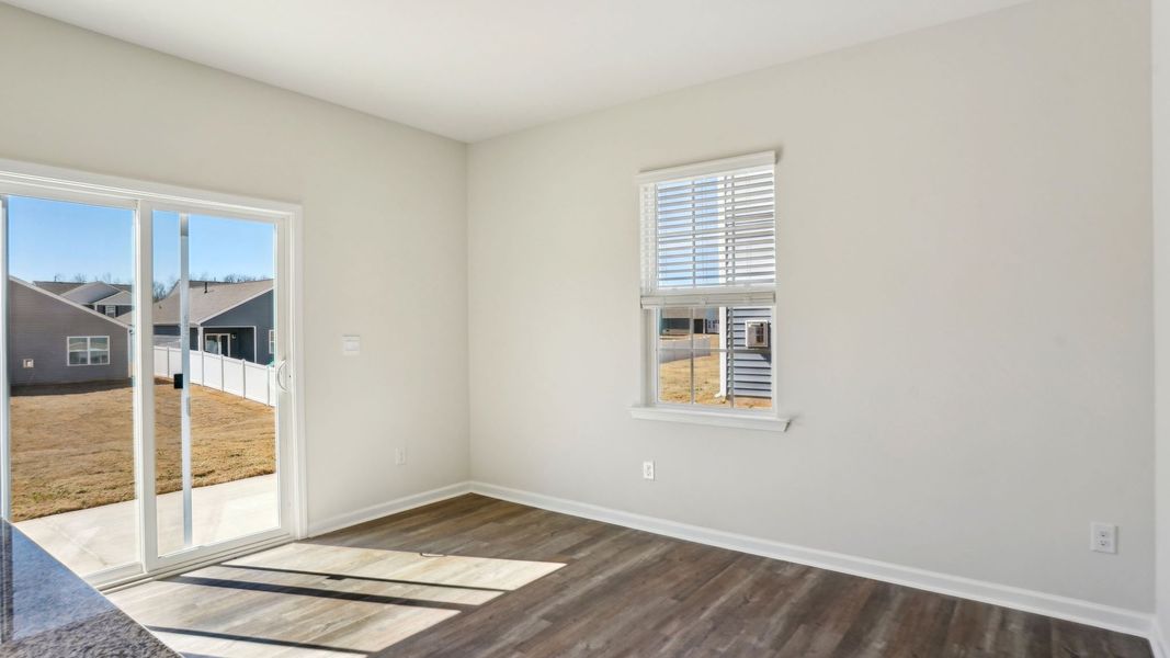 Spacious, unfurnished interior of a new home in Valleywood Farms, Waynesville (Image 15).