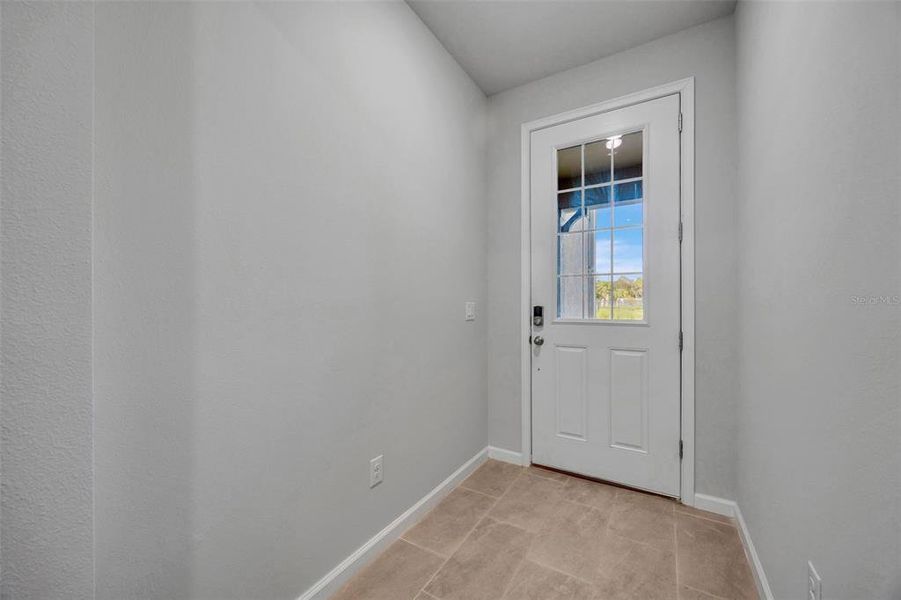 Spacious, unfurnished interior of a new home in , Lutz (Image 21).