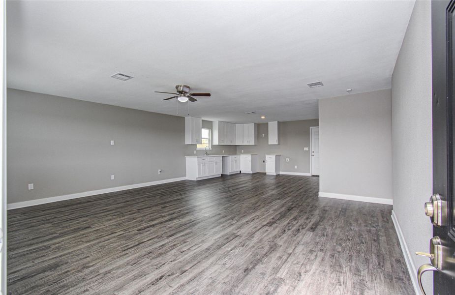 Spacious, unfurnished interior of a new home in , Cleveland (Image 11).