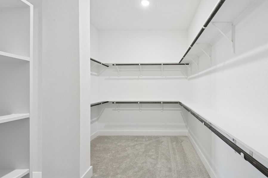 Spacious, unfurnished interior of a new home in , Katy (Image 33).